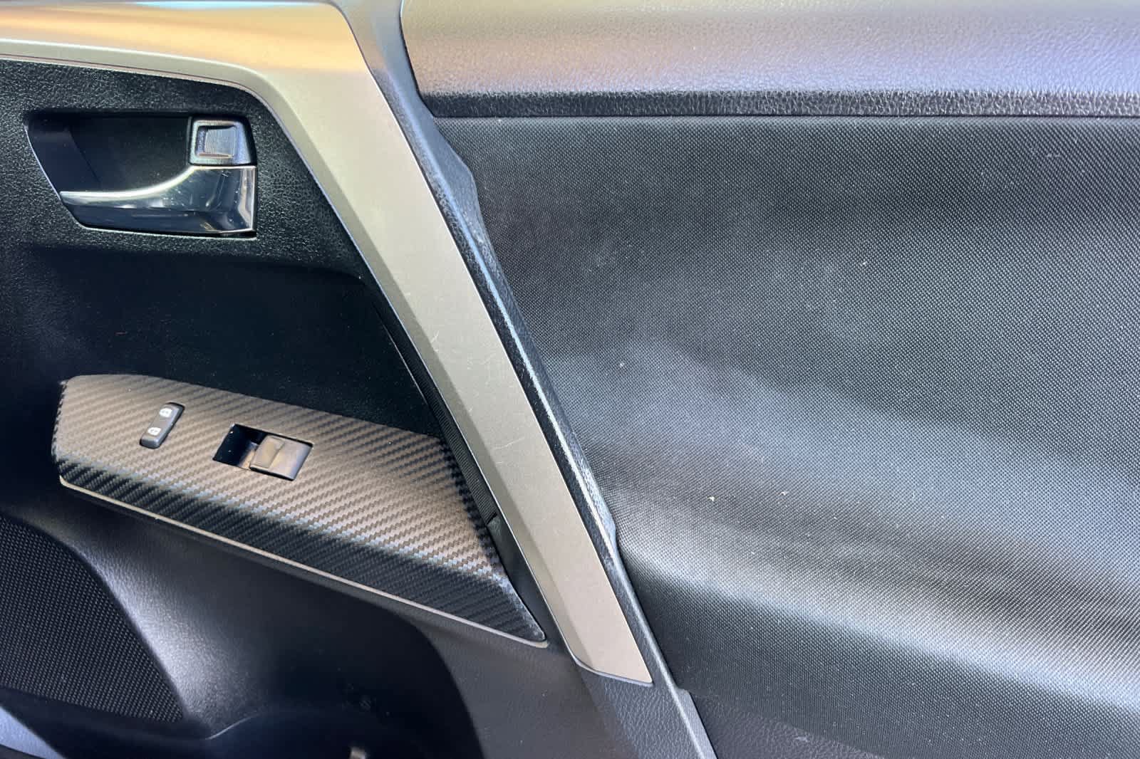 Used 2014 Toyota RAV4 XLE FWD image 18