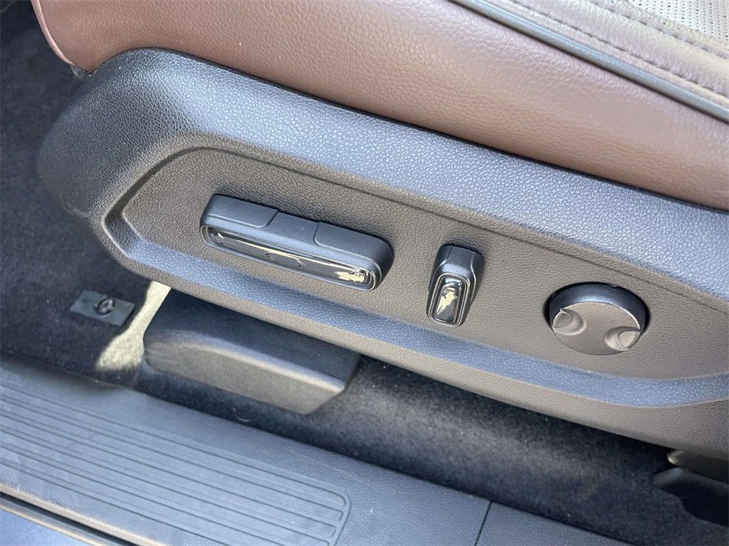 Used 2023 Honda Pilot Elite image 18