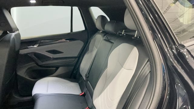 New 2026 Volkswagen Tiguan SE R-Line AWD/4WD image 17