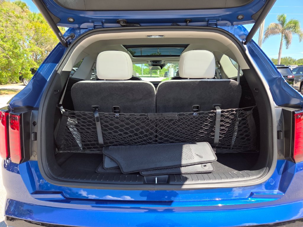 Used 2023 Kia Sorento EX w/ Panoramic Sunroof Package FWD image 21