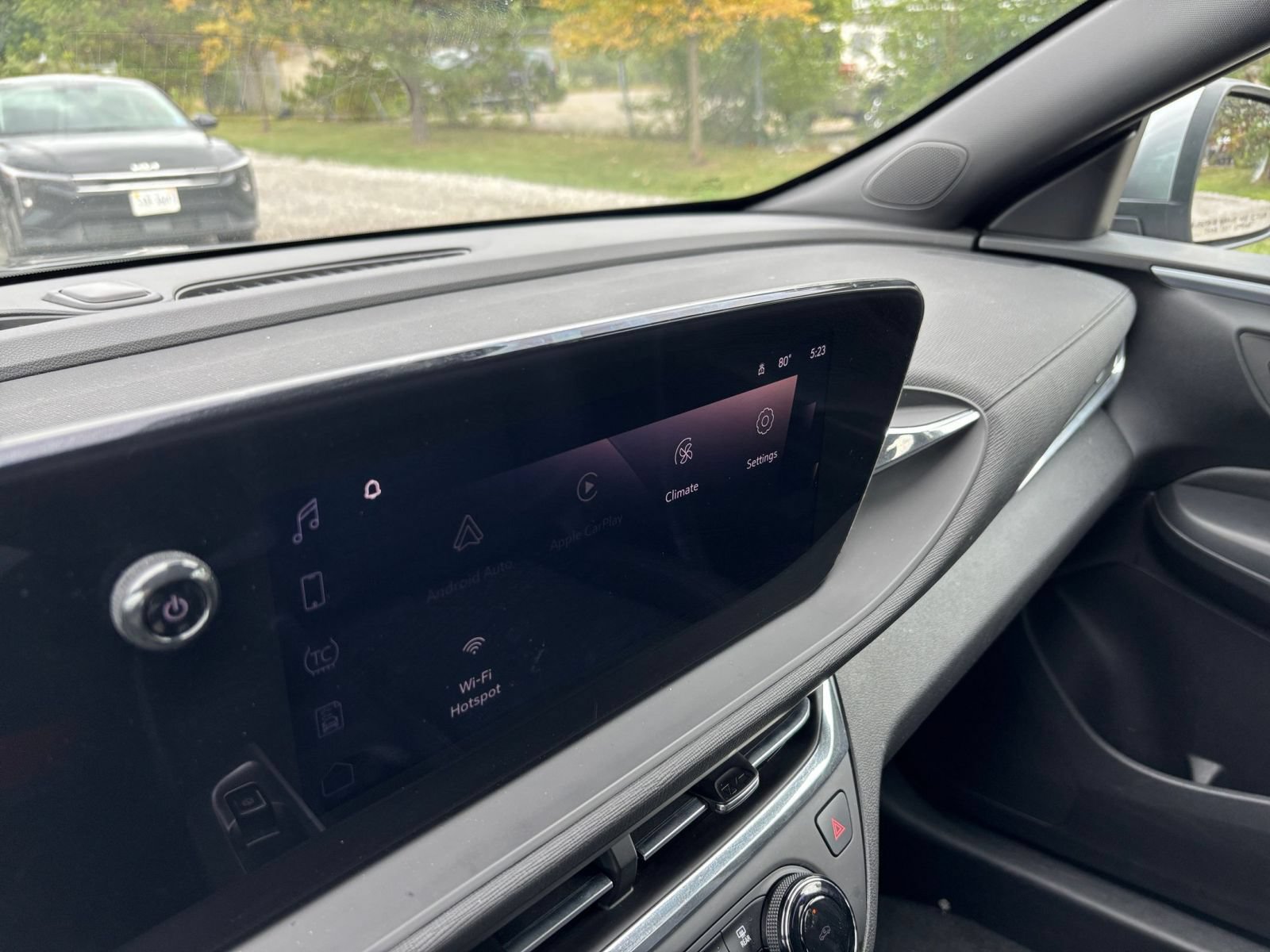 Used 2025 Buick Envista Preferred FWD image 17