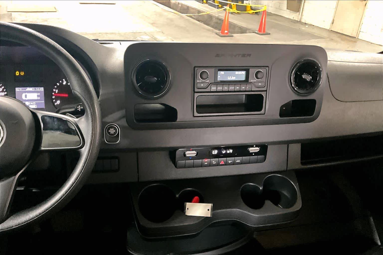 Used 2021 Mercedes-Benz Sprinter 2500 image 7