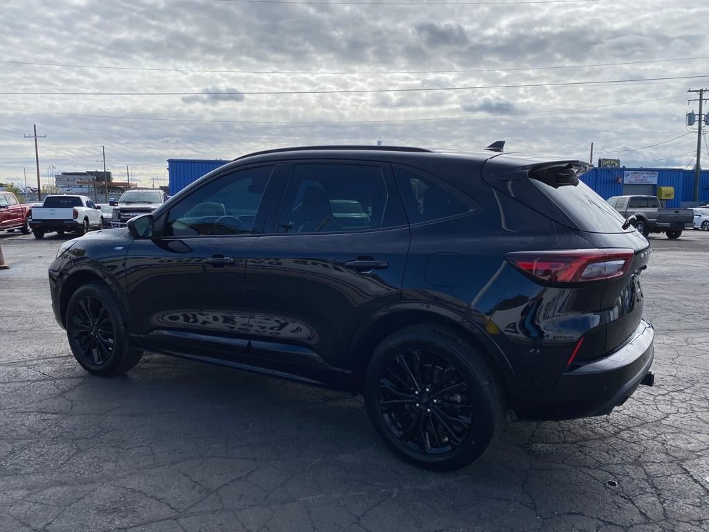 Used 2024 Ford Escape ST-Line Elite w/ Premium Technology Package image 7