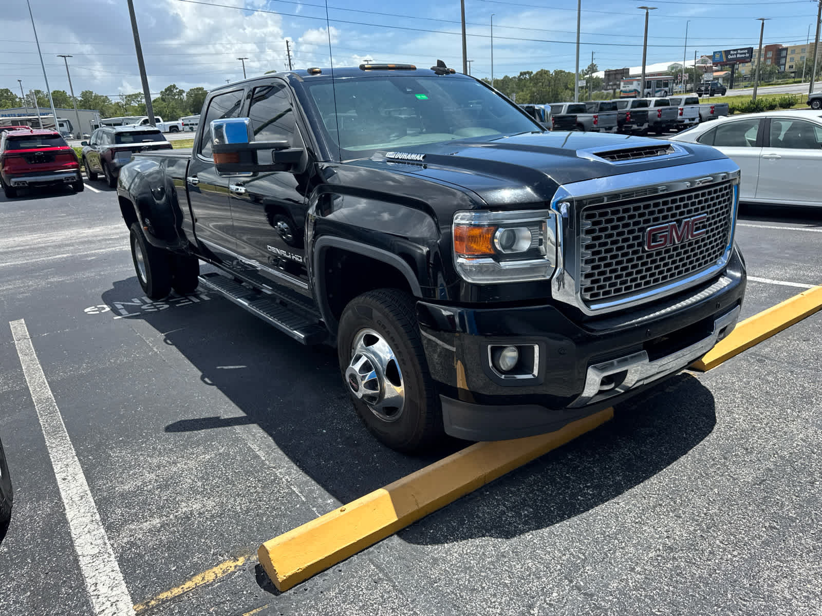 Used 2017 GMC Sierra 3500 Denali w/ Duramax Plus Package AWD/4WD image 3