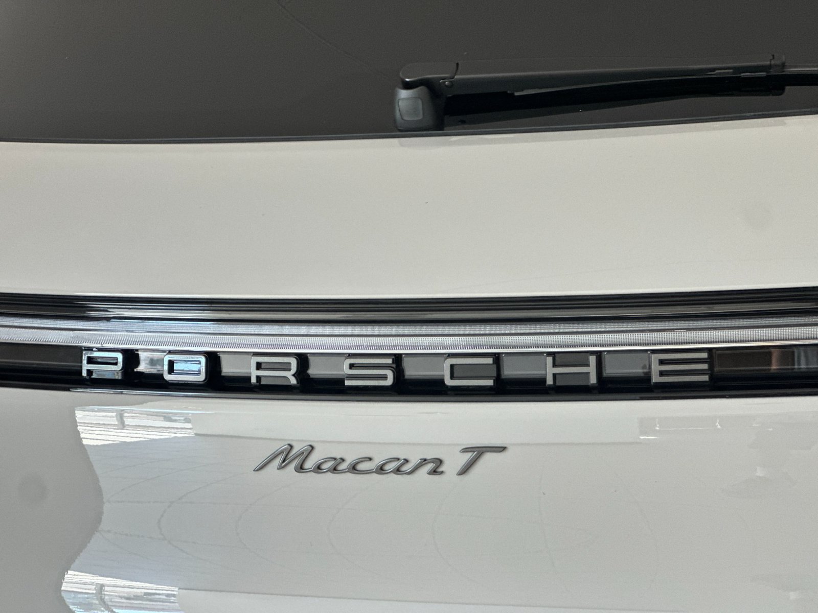 Used 2026 Porsche Macan Turbo AWD/4WD image 26