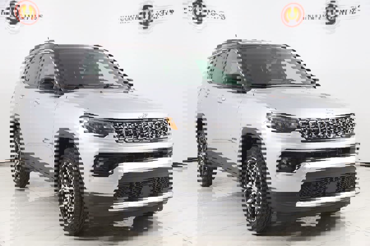 Used 2024 Jeep Compass Limited image 19