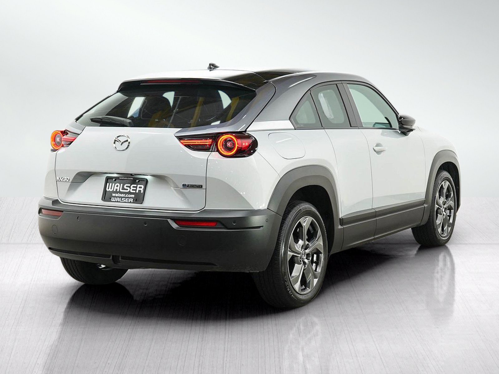 Used 2022 MAZDA MX-30 Electric w/ Premium Plus Pkg FWD image 5