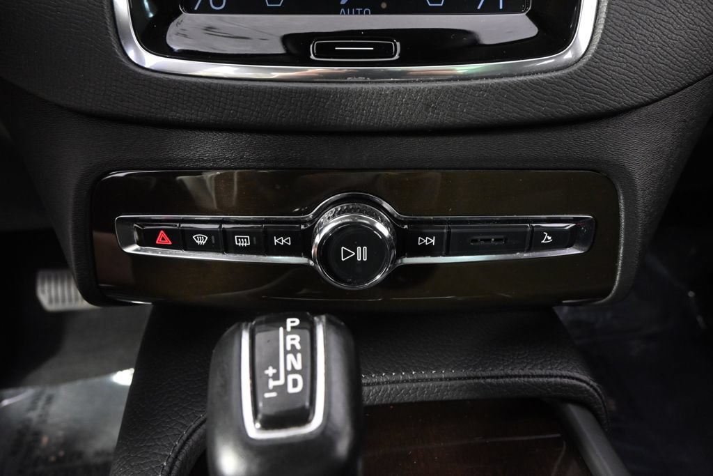Used 2018 Volvo XC90 T5 Momentum w/ Convenience Package AWD/4WD image 31