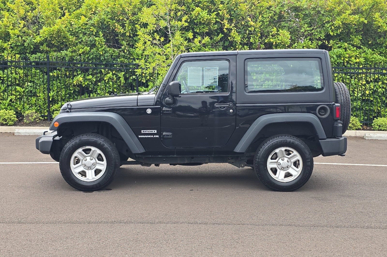 Used 2014 Jeep Wrangler Sport w/ Connectivity Group AWD/4WD image 7