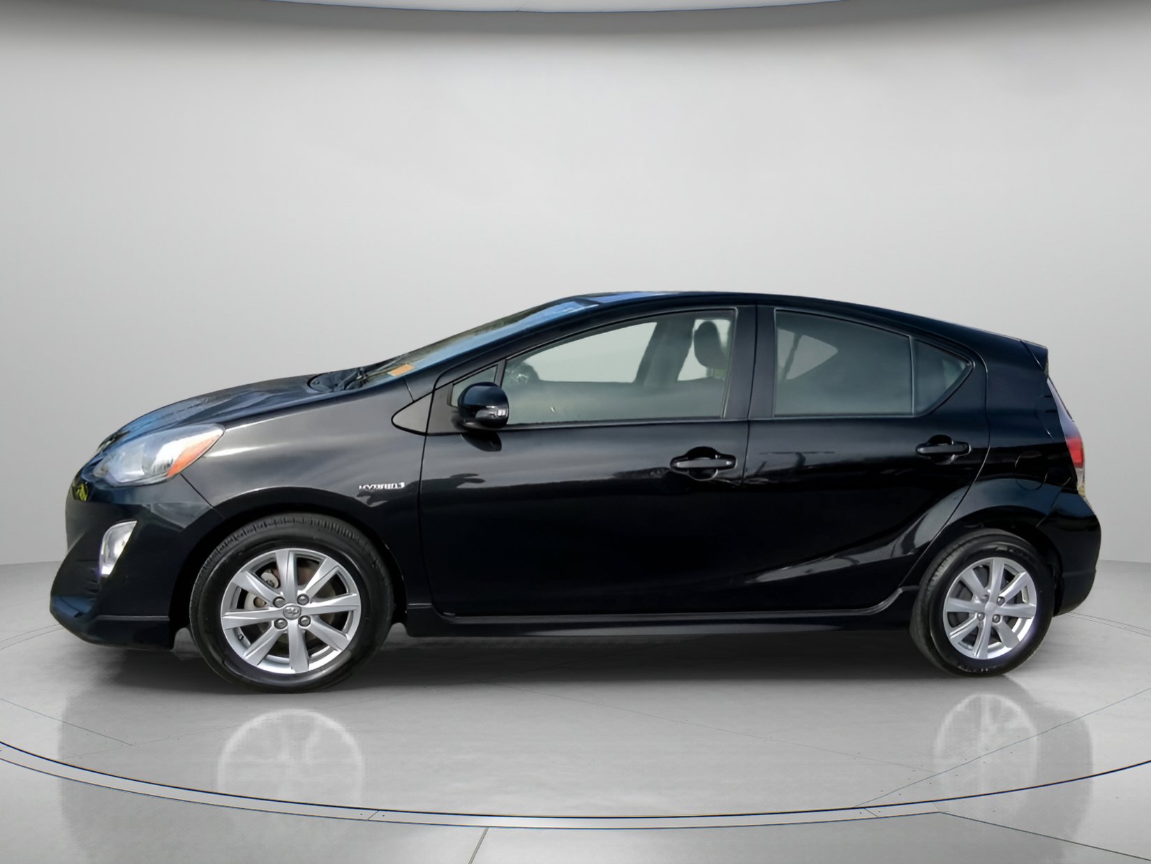 Used 2017 Toyota Prius C Two image 16
