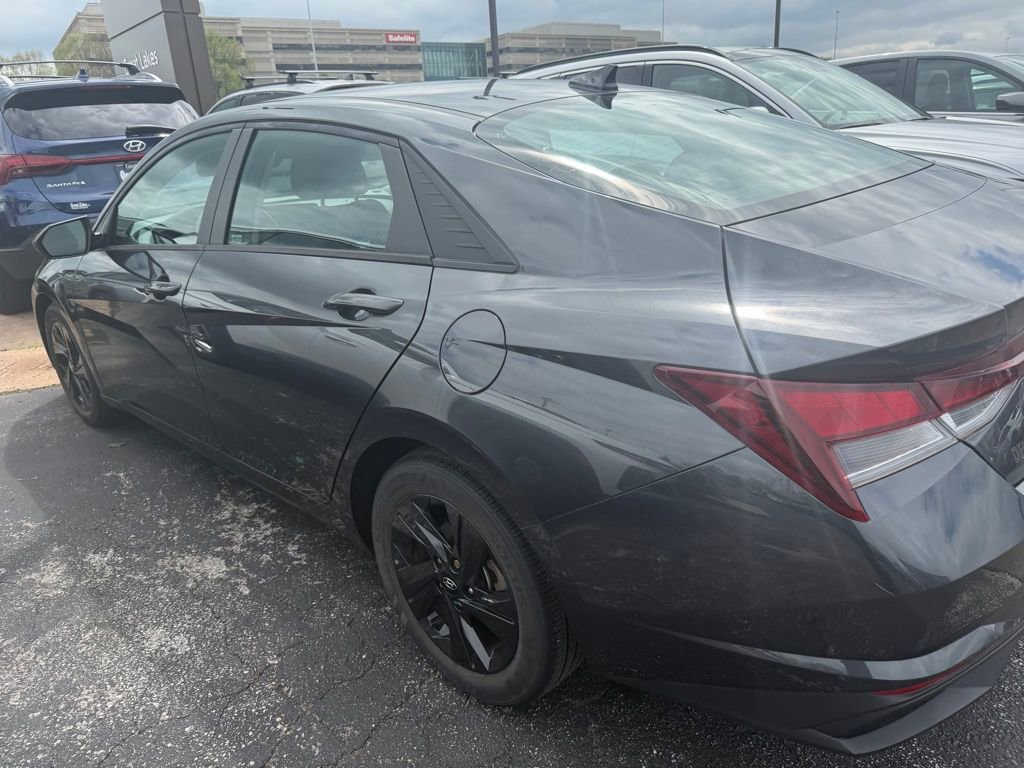Used 2021 Hyundai Elantra SEL FWD image 4
