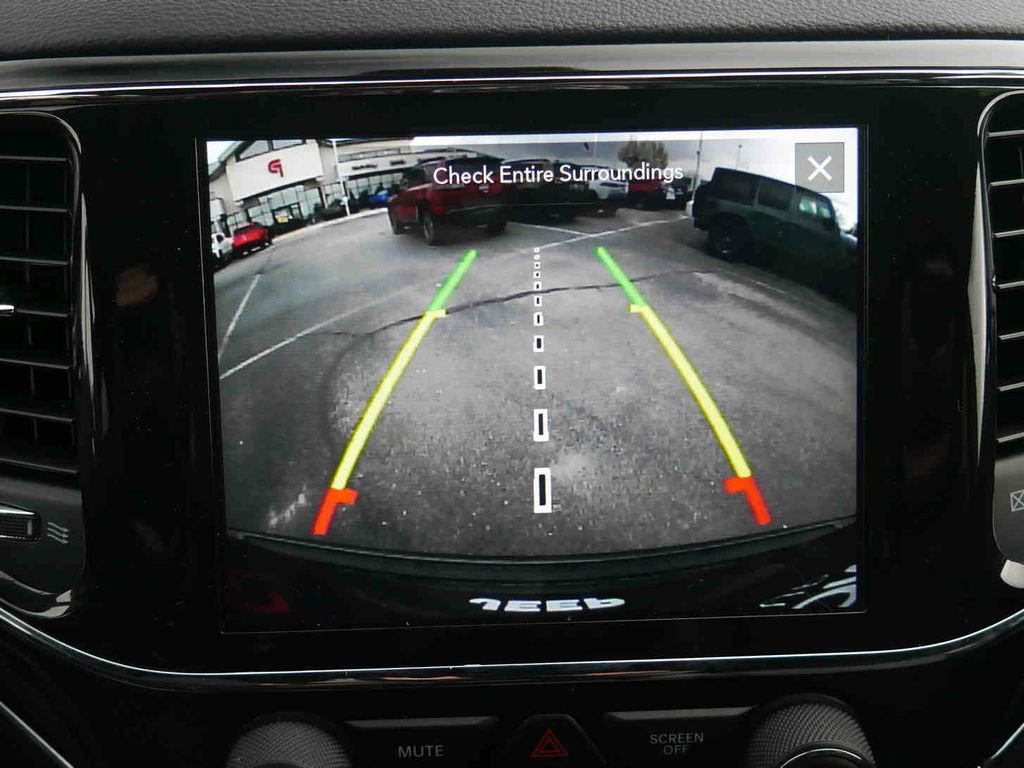 Used 2021 Jeep Grand Cherokee Trailhawk w/ Trailhawk Luxury Group AWD/4WD image 36