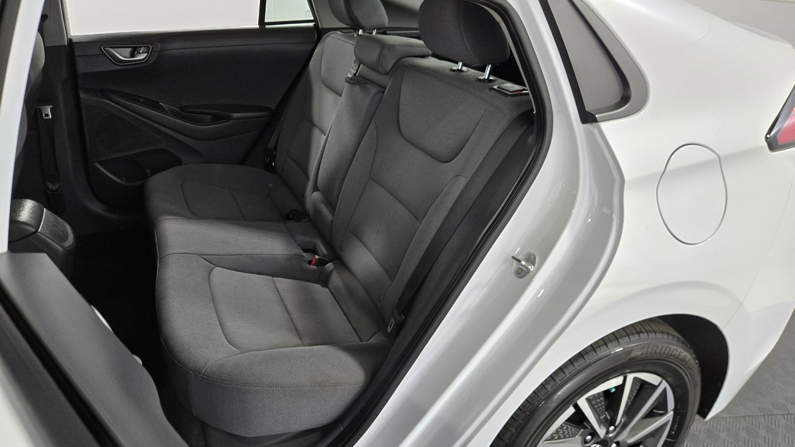 Used 2021 Hyundai Ioniq SE image 24