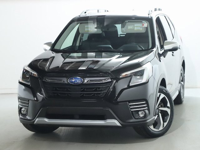 Used 2023 Subaru Forester Touring image 3