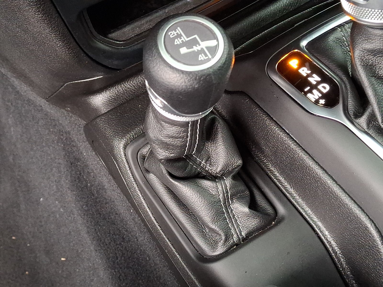 Used 2024 Jeep Wrangler Unlimited Sport AWD/4WD image 23