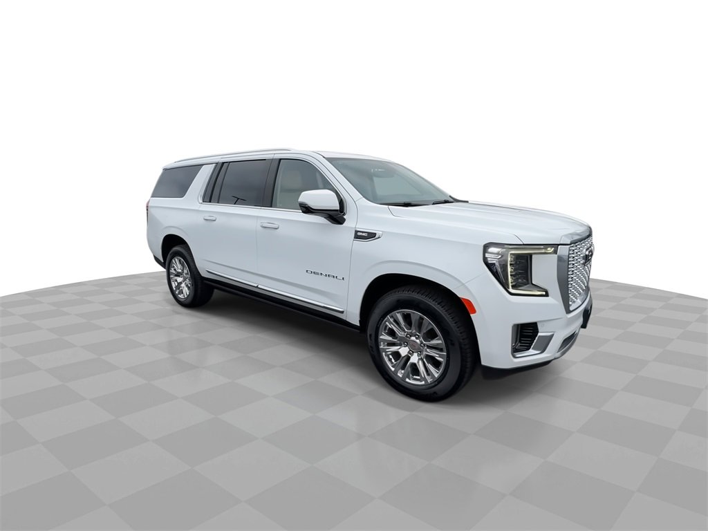 Used 2022 GMC Yukon XL Denali image 2