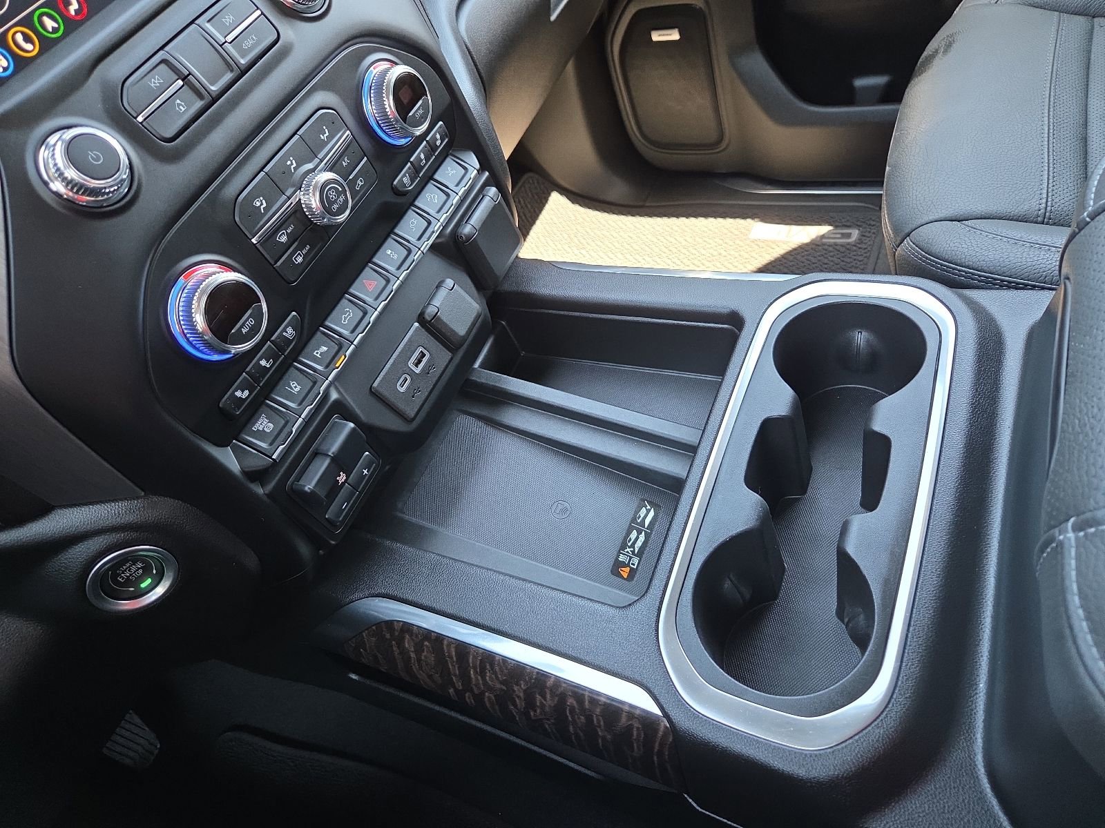 Used 2021 GMC Sierra 3500 Denali w/ Denali Ultimate Package image 25