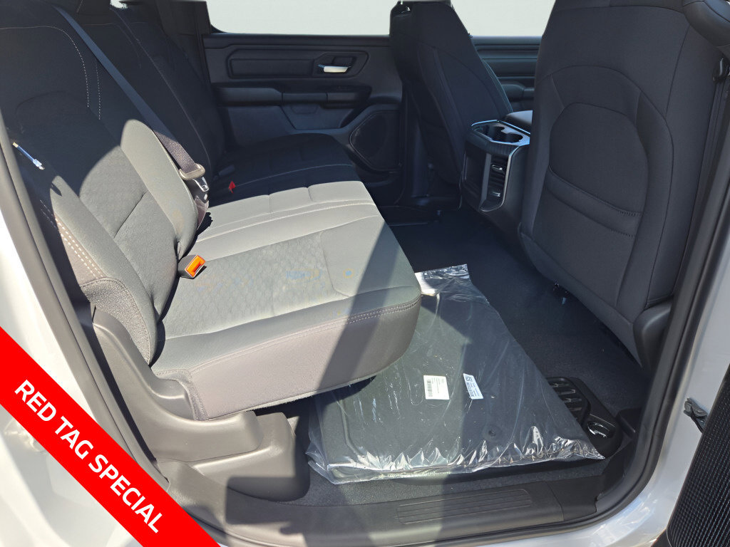 New 2026 RAM 1500 Express AWD/4WD image 17