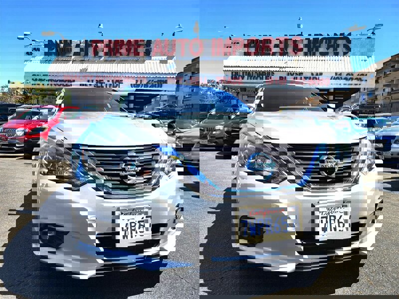Used 2017 Nissan Altima 2.5 SR image 2