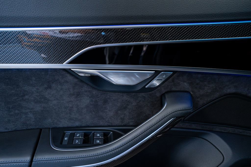 Used 2020 Audi S8 L image 50