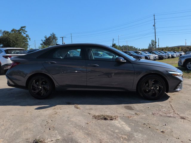 New 2026 Hyundai Elantra SEL Sport FWD image 4