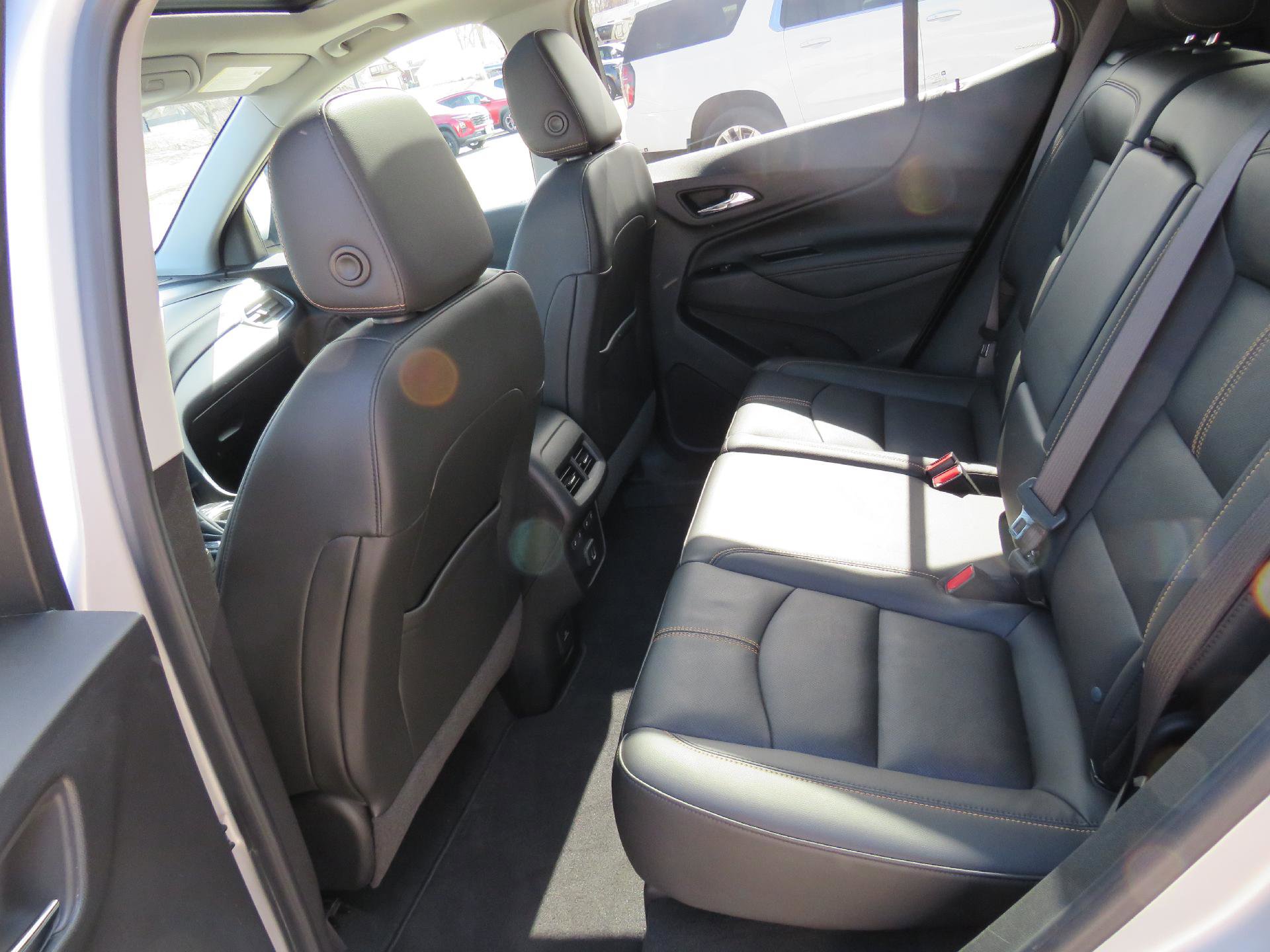 Used 2022 Chevrolet Equinox Premier image 9