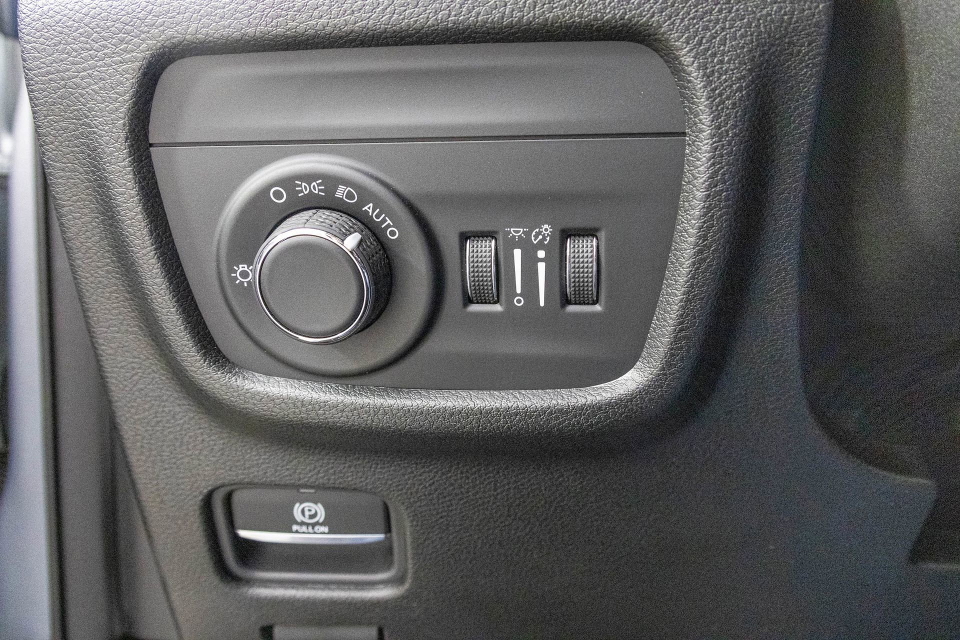 Used 2023 Jeep Grand Cherokee Altitude image 33