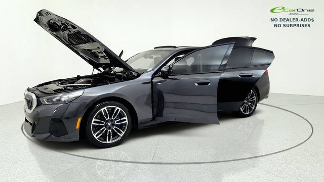Used 2026 BMW 530i w/ M Sport Package RWD image 14