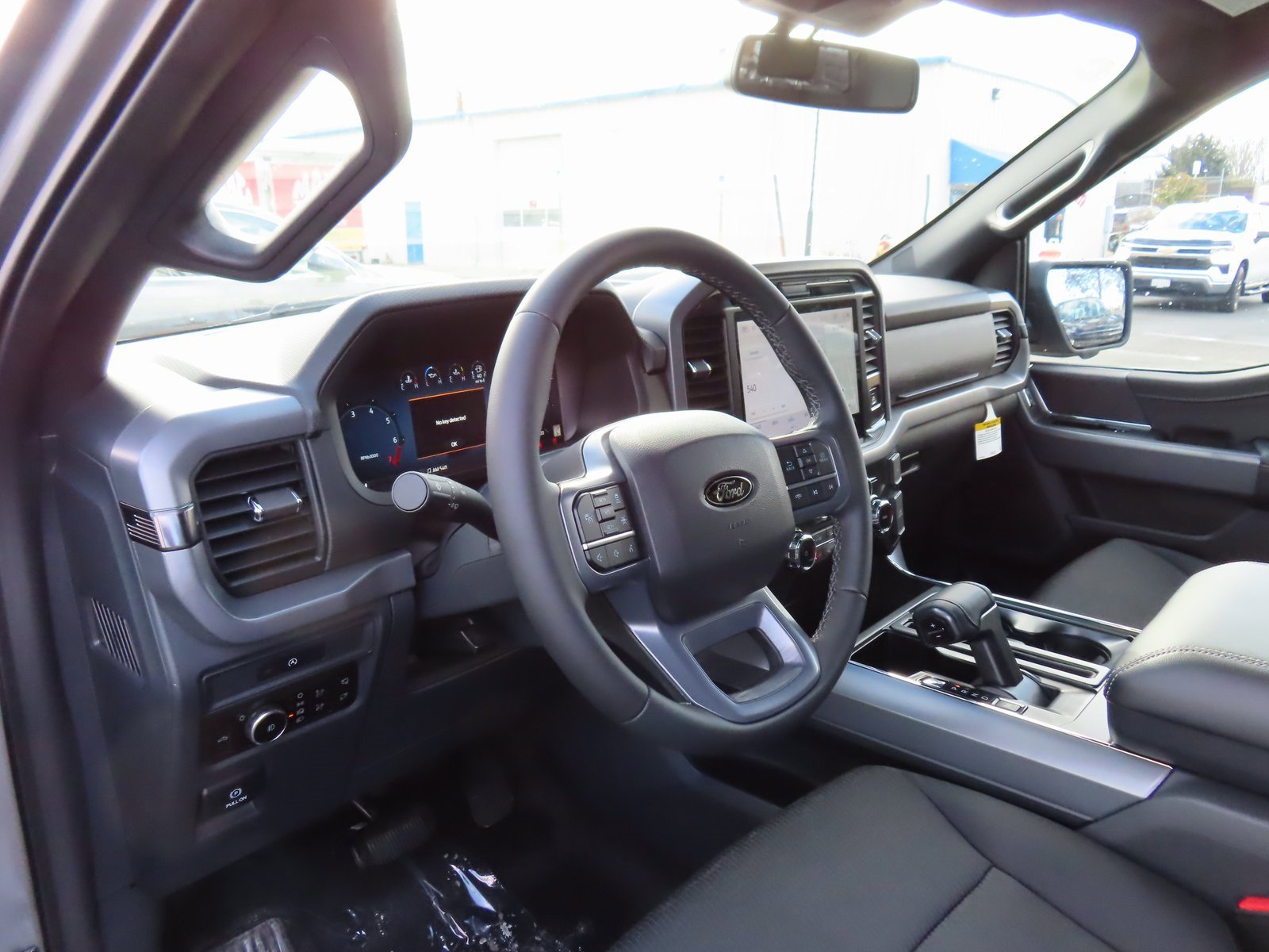 New 2025 Ford F150 XLT w/ Equipment Group 302A MID image 9