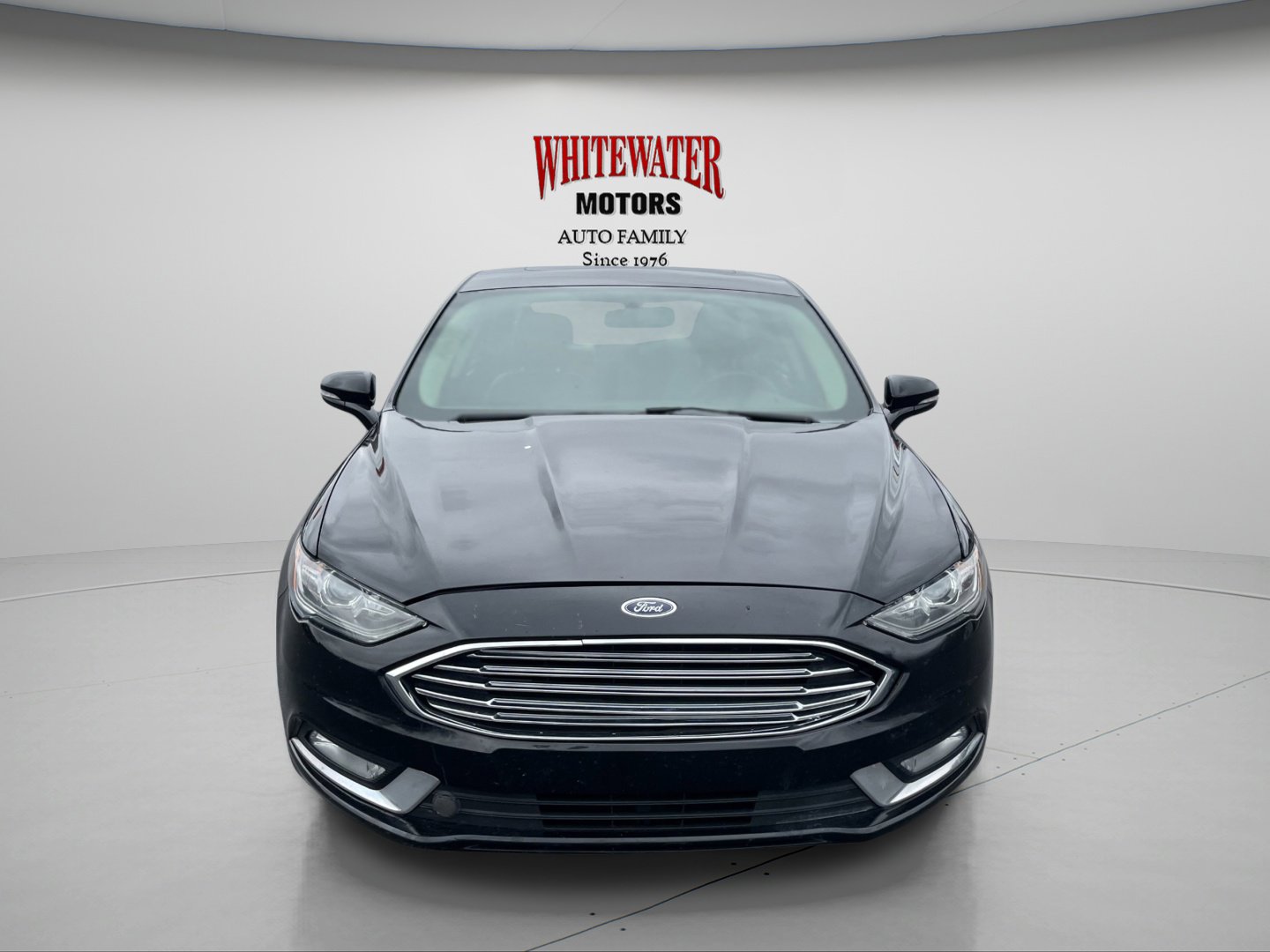 Used 2017 Ford Fusion SE w/ Equipment Group 201A FWD image 8