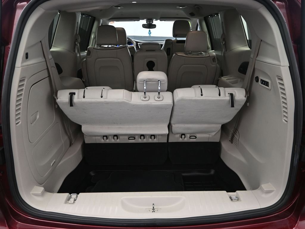 Used 2018 Chrysler Pacifica Limited image 34
