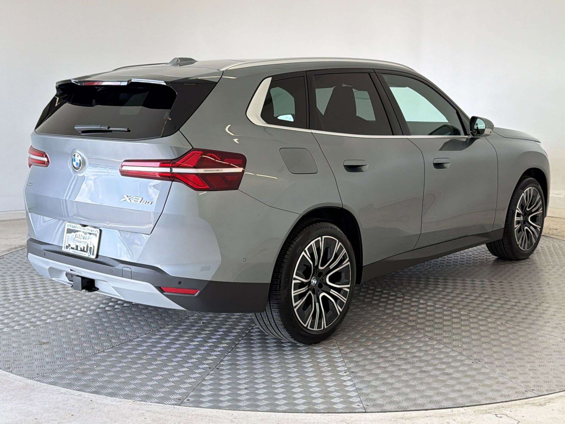 Used 2025 BMW X3 xDrive30i w/ Premium Package image 9
