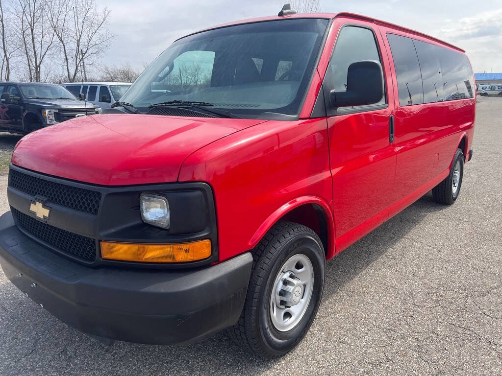 Used 2016 Chevrolet Express 3500 LS image 10