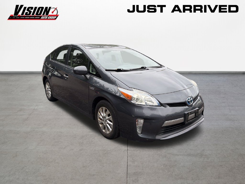Used 2015 Toyota Prius Prime Plug-In Hybrid FWD image 3