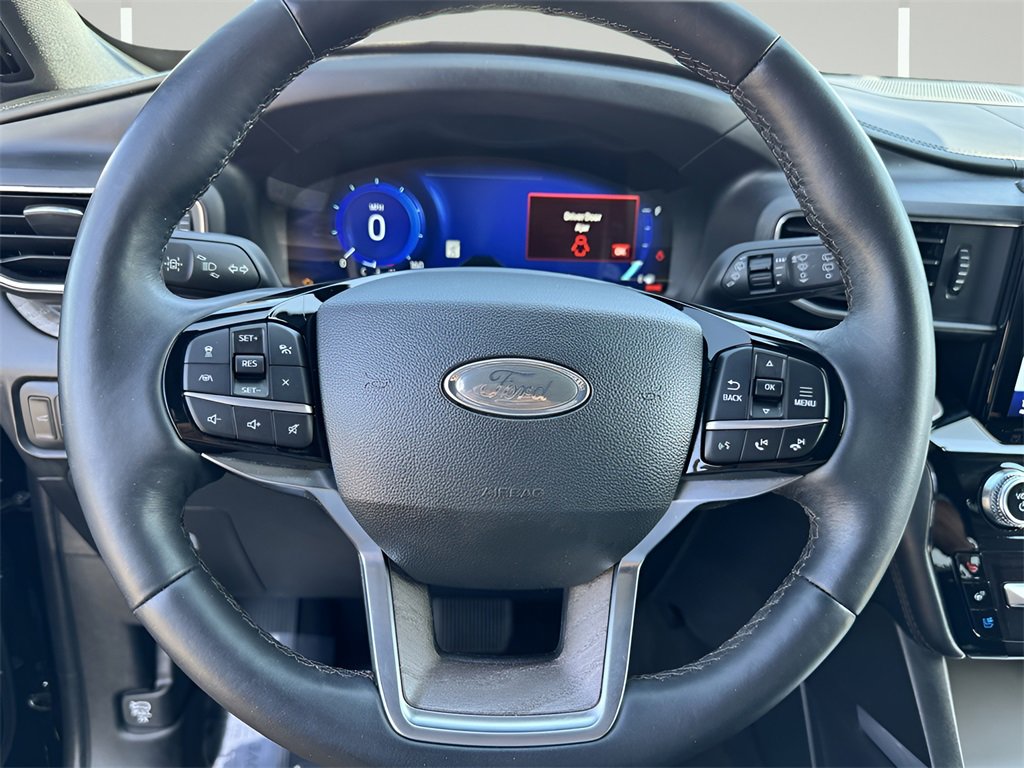 Used 2022 Ford Explorer Platinum w/ Equipment Group 601A image 13