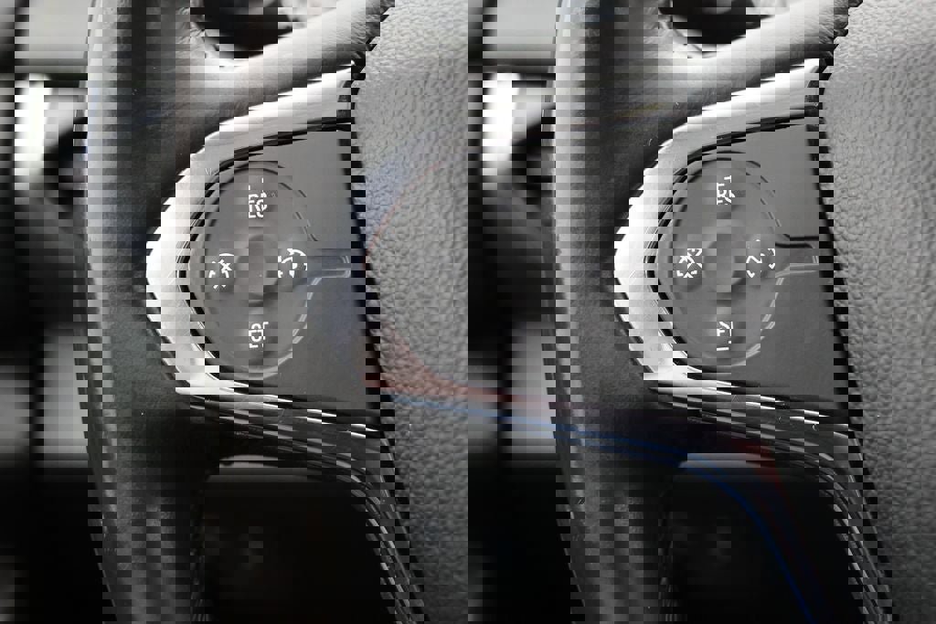 Used 2020 Chevrolet Traverse LT image 19