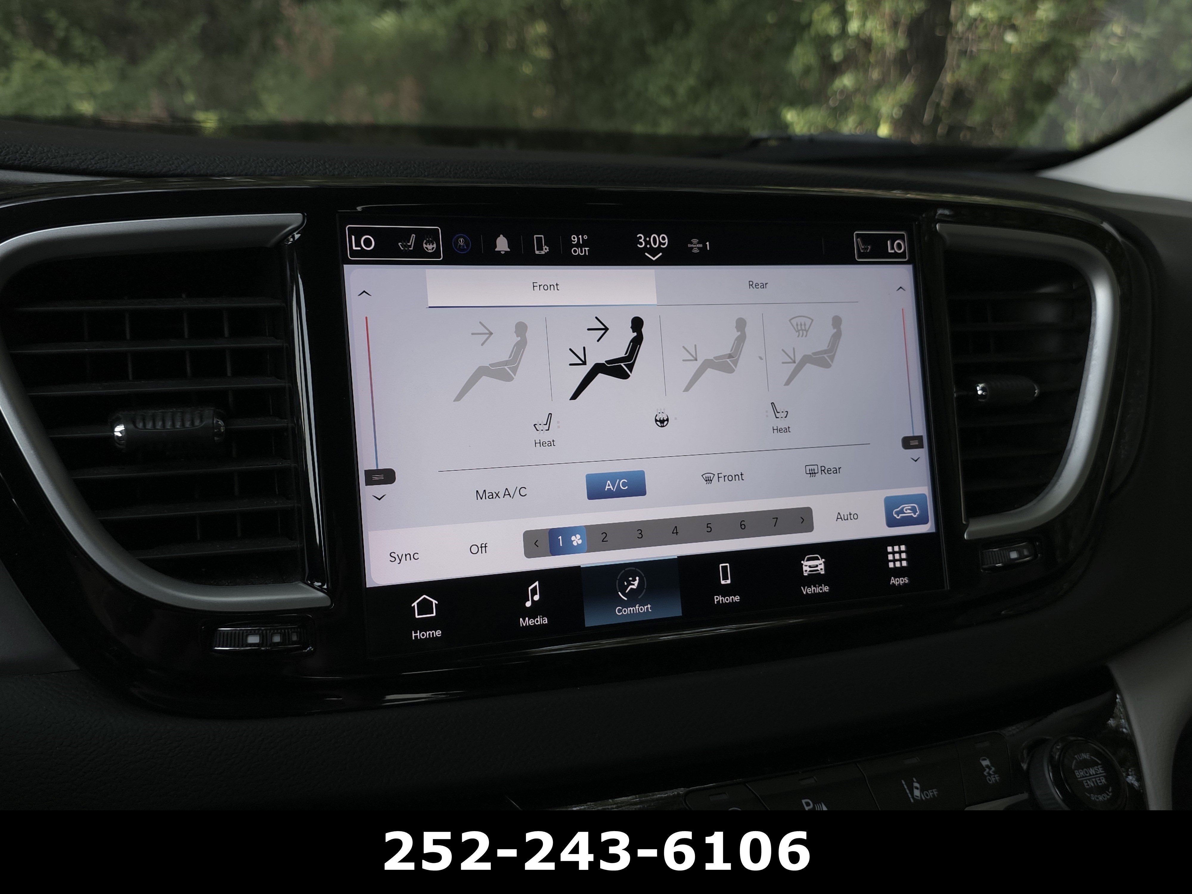 Used 2024 Chrysler Pacifica Touring-L FWD image 20