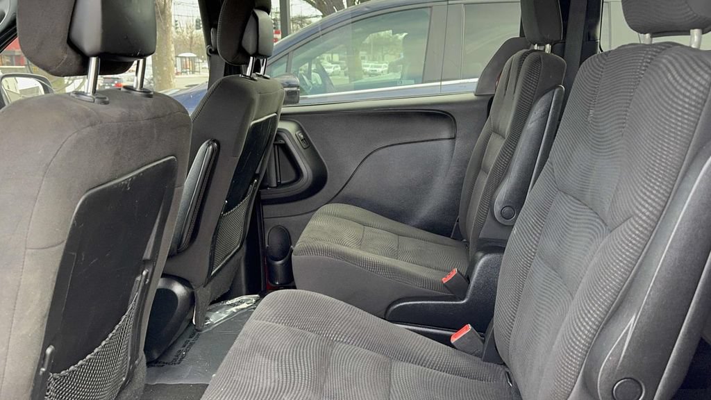 Used 2020 Dodge Grand Caravan SE FWD image 23