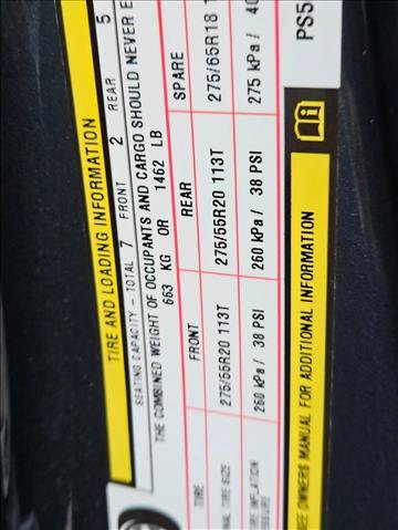 Certified 2023 Jeep Wagoneer L Series II w/ Flexible Seating Group RWD image 15