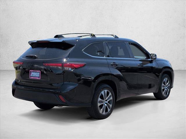 Used 2023 Toyota Highlander XLE FWD image 8