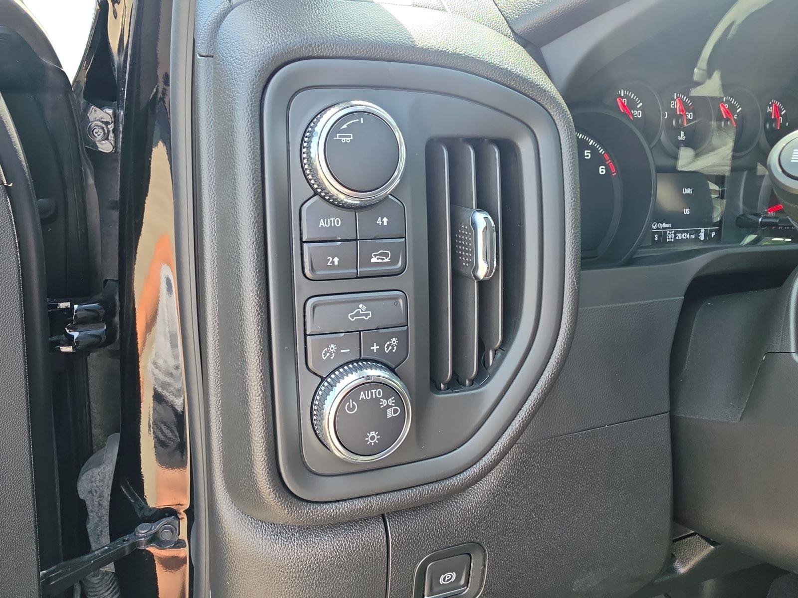 Used 2024 GMC Sierra 1500 Pro w/ Graphite Edition AWD/4WD image 17