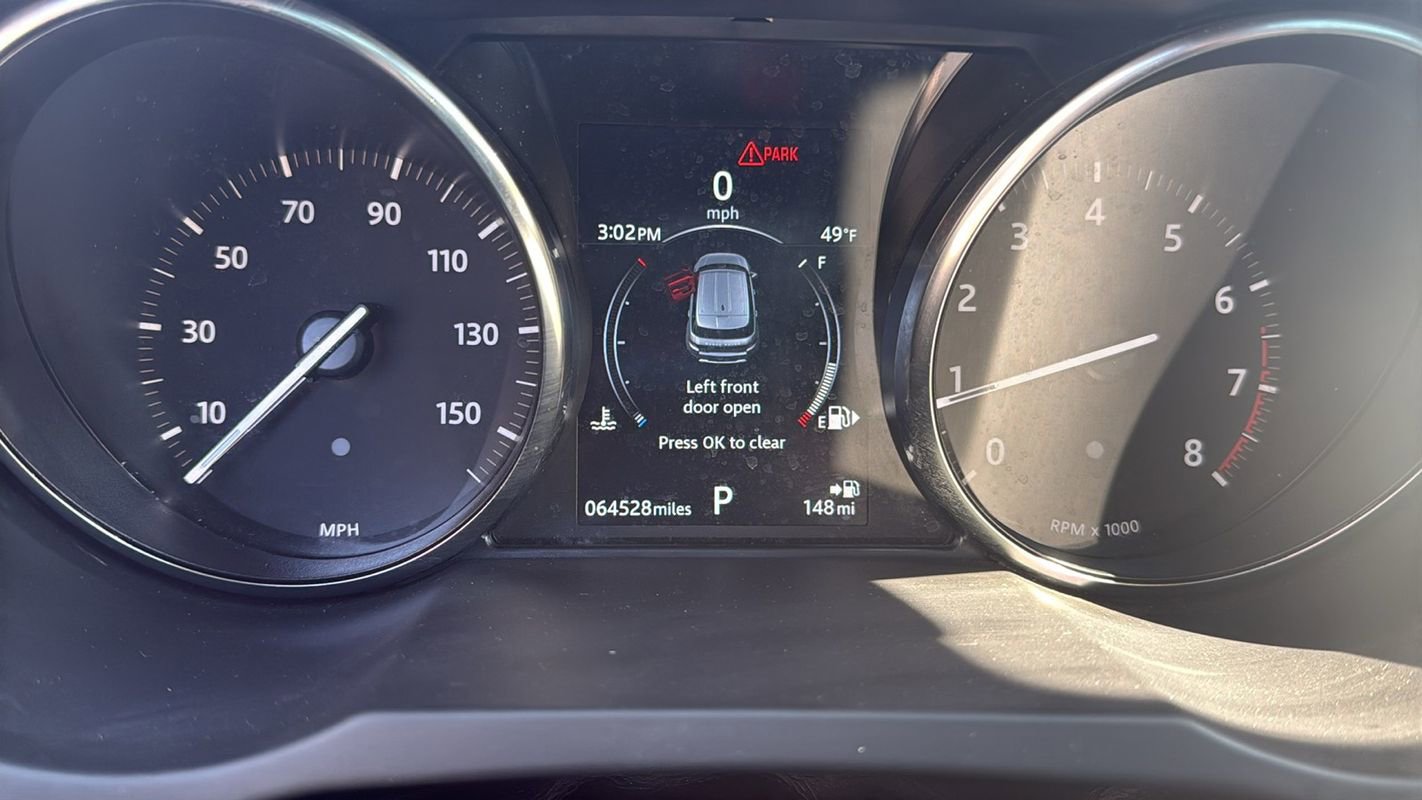 Used 2019 Land Rover Range Rover Evoque SE Premium image 21