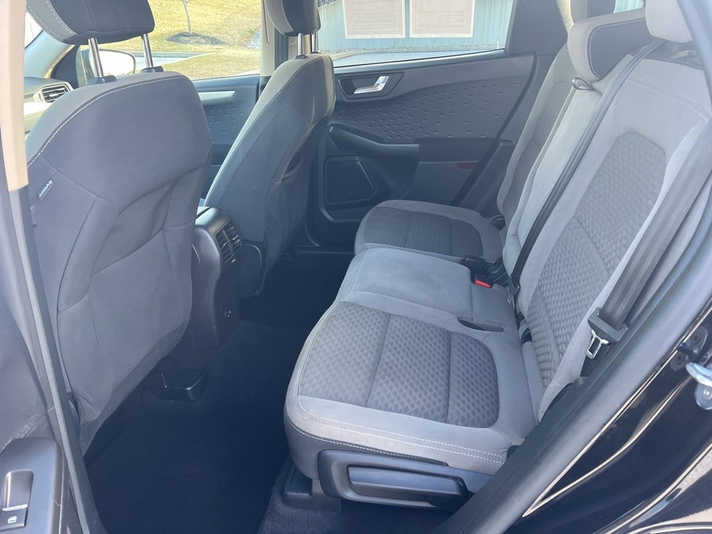 Used 2020 Ford Escape SE image 15