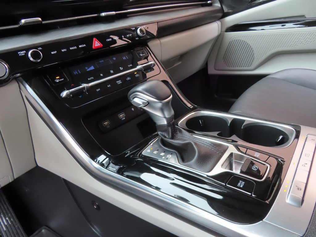 Certified 2024 Kia Carnival EX image 20