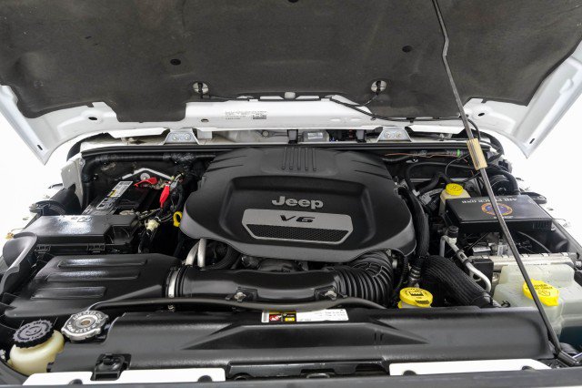 Used 2015 Jeep Wrangler Sahara AWD/4WD image 41