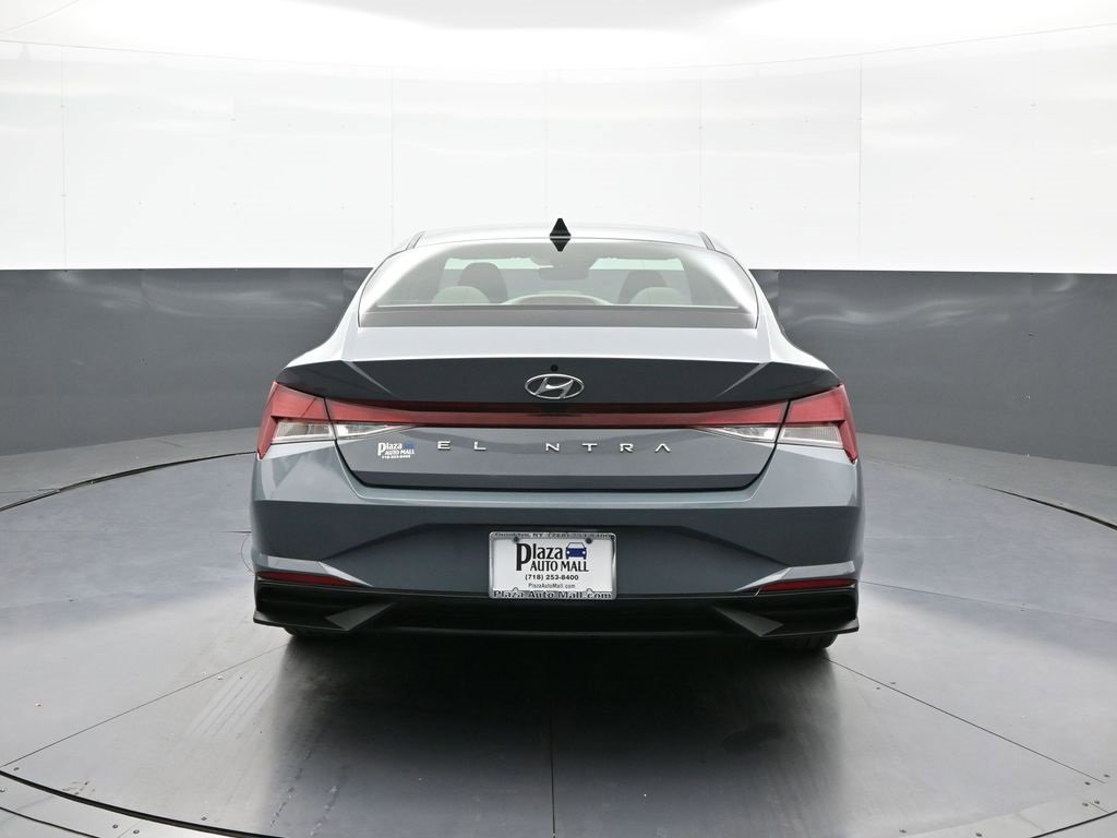 Certified 2022 Hyundai Elantra SEL w/ Cargo Package image 7
