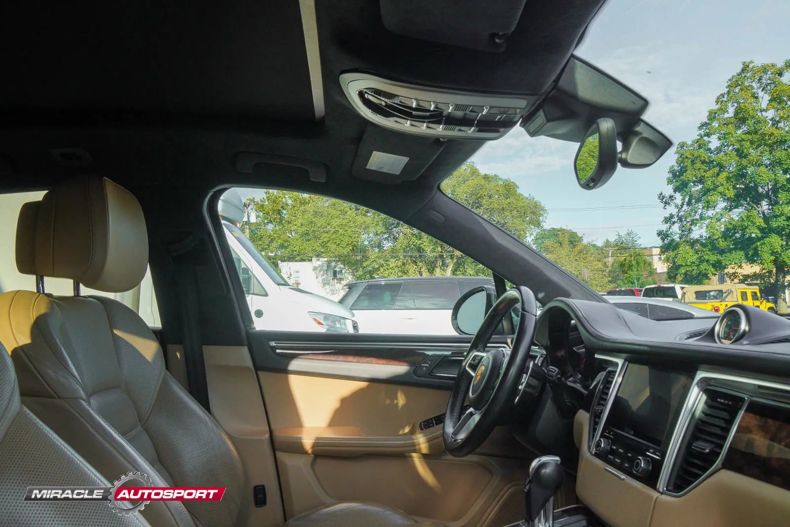 Used 2017 Porsche Macan Turbo image 34