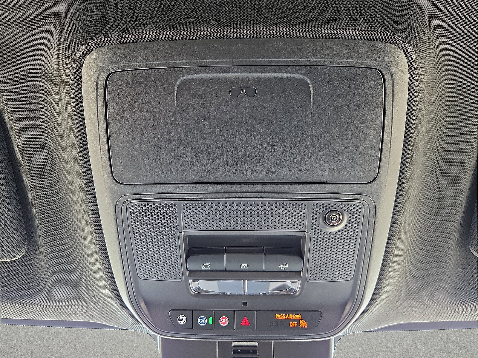 New 2027 Chevrolet Traverse LT w/ Sun and Wheel Package FWD image 22