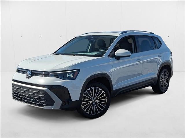 New 2025 Volkswagen Taos SE image 1