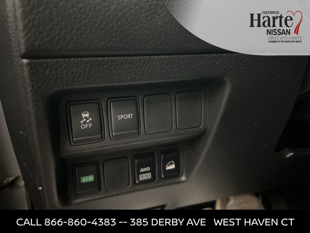 Used 2016 Nissan Rogue SV image 43